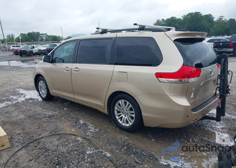 2011 Toyota Sienna Xle V6 z USA, uszkodzony, nr VIN 5TDYK3DC7BS167104